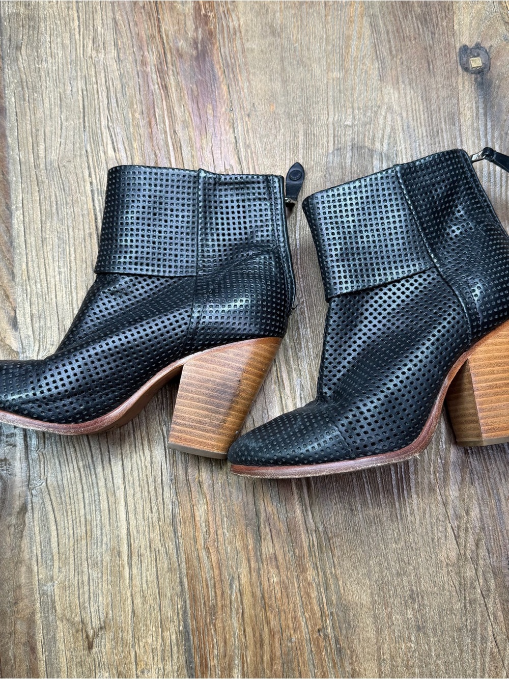Rag & Bone Newburyport Perforated Boot size 37 ~